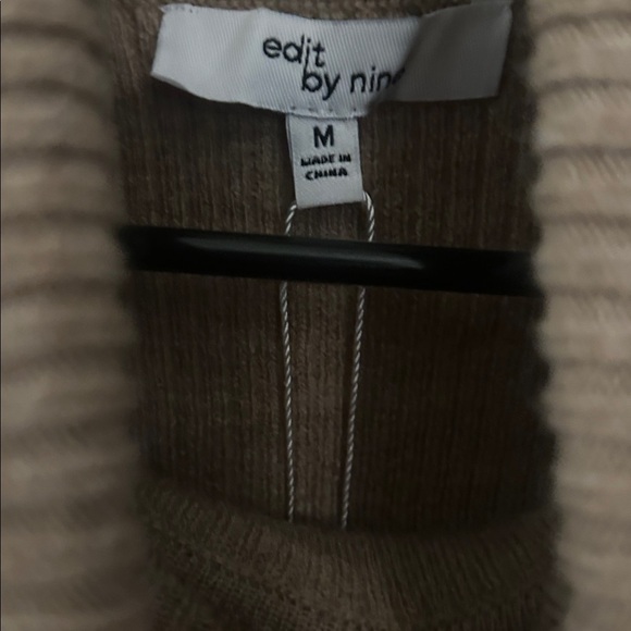 NWT Edit By Nine Cropped Turtleneck Sweater - Picture 2 of 6